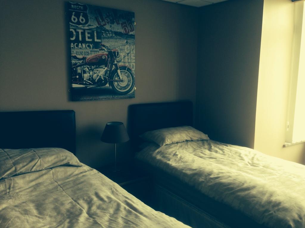 Coach & Horses Bed and Breakfast Tredegar Exterior foto